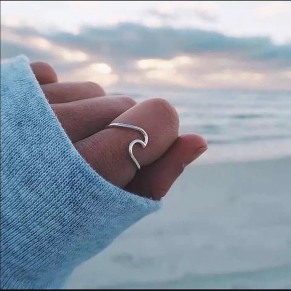 Dainty Silver Wave Ring - Picture 1 of 12